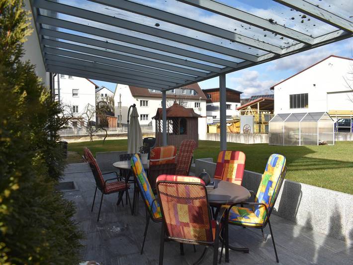 Ganze Ferienwohnung, Ferienhaus Anni - Ferienwohnung mit überdachter Terrasse in Leipheim, Bayerisch Schwaben