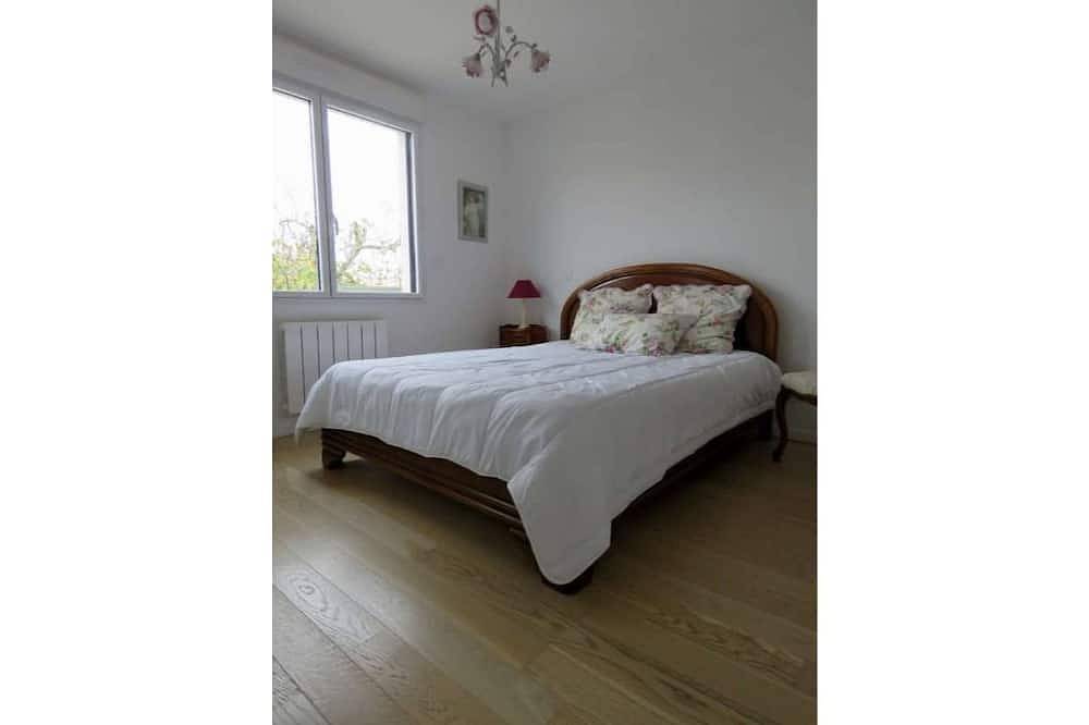 Maison Chaleureuse Cité en Centre Ville a 15 Minute de la Plage in Jard-sur-Mer, Vandea