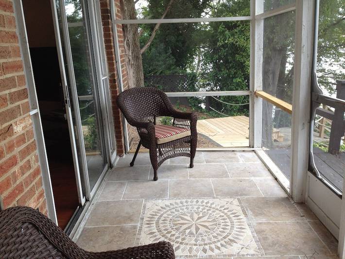 Villa for 3 people, with hot tub and yard as well as balcony, with pets in North Carolina