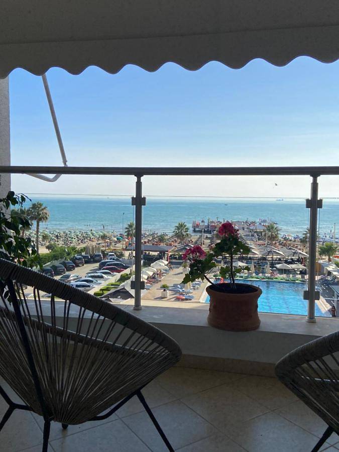Entire apartment, Lila apartments 2 in Rashbull, Albania