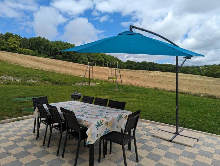 Gîte pour 8 personnes, avec jardin ainsi que piscine et terrasse en Charente - 4