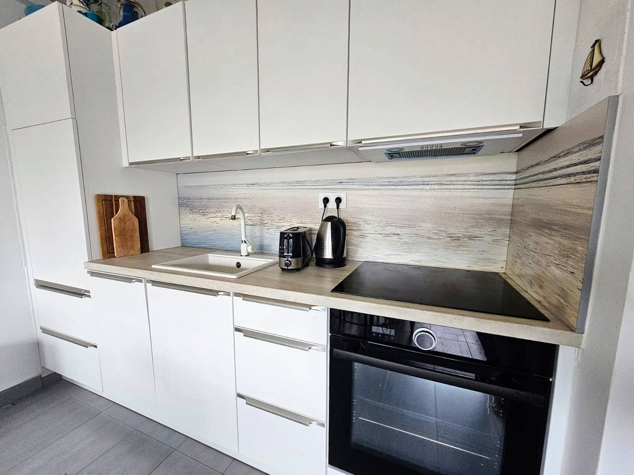 Entire apartment, Saint-Cyprien: T2 Apartment with Terrace, A/C, Parking, Near the Beach in Saint-Cyprien-Plage, Saint-Cyprien
