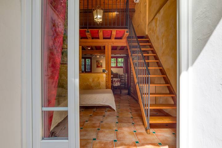 Appartamento intero, Appartamento 'Camoin' con piscina privata, Wi-Fi e aria condizionata in Fourques, Costa mediterranea (Francia)