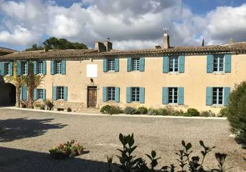 Gîte pour 14 personnes, avec terrasse à Laure-Minervois