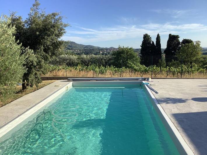 Maison de vacances pour 4 personnes, avec piscine et vue ainsi que jardin et terrasse