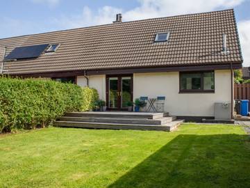 Location de vacances pour 5 personnes, avec jardin à Portree