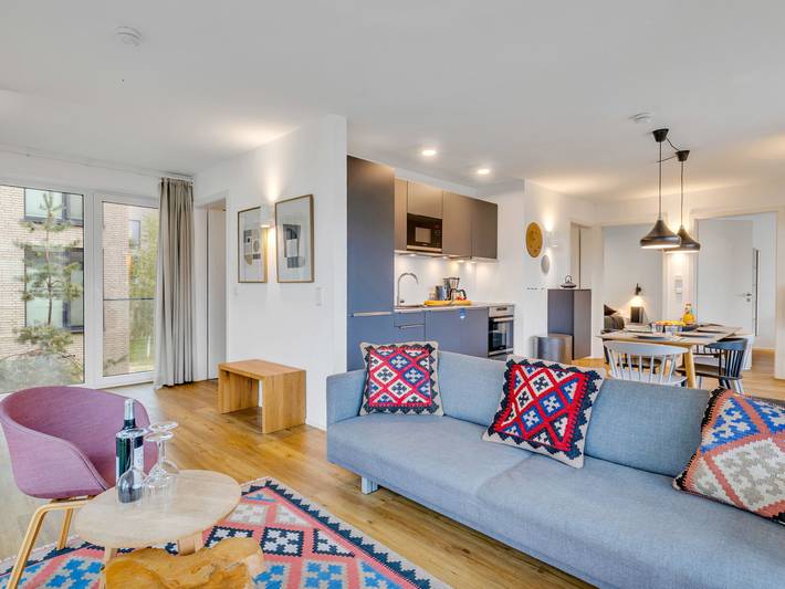 Ferienwohnung für 6 Personen, mit Balkon und Sauna sowie Seeblick und Kinderpool in Lembruch