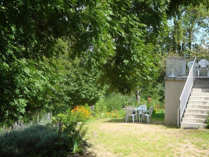 Location de vacances pour 5 personnes, avec terrasse et jardin dans Ébreuil - 2