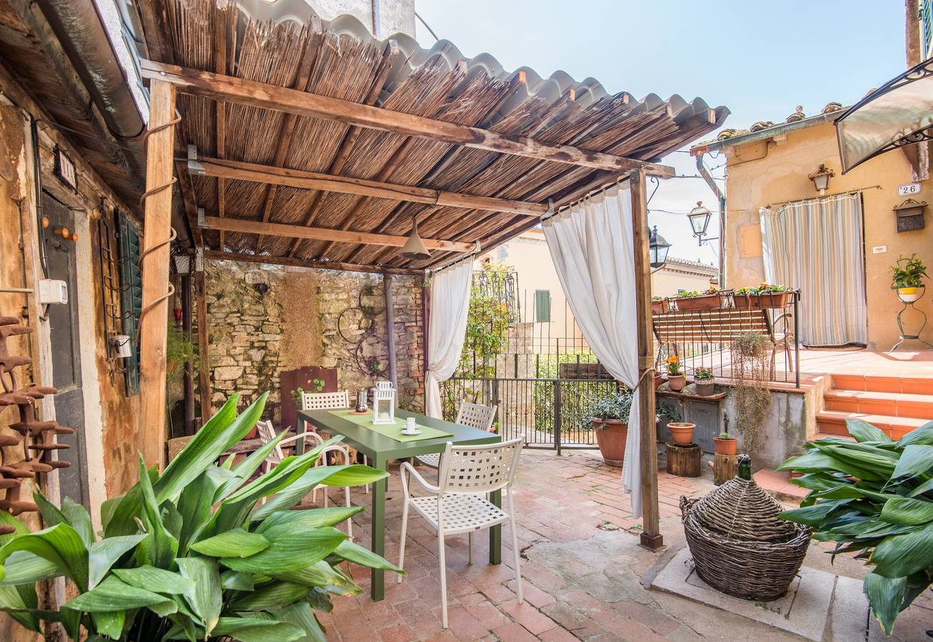 Casa vacanze 'L'arco Della Fonte' con terrazza privata, Wi-Fi e aria condizionata in Gaiole in Chianti, Chianti