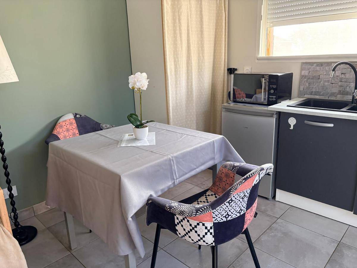Appartement entier, Studio tout confort au cœur des Graves in Portets, Région de Langon