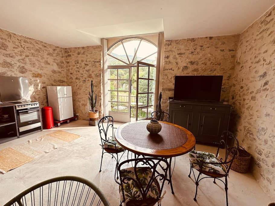 Loft la Traversière in Saint-Hippolyte-du-Fort, Parc national des Cévennes