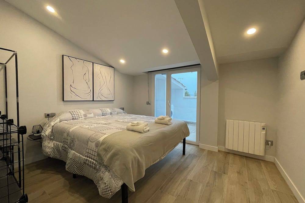 Entire apartment, Manresa university with terraces in Manresa, Pla de Bages DO