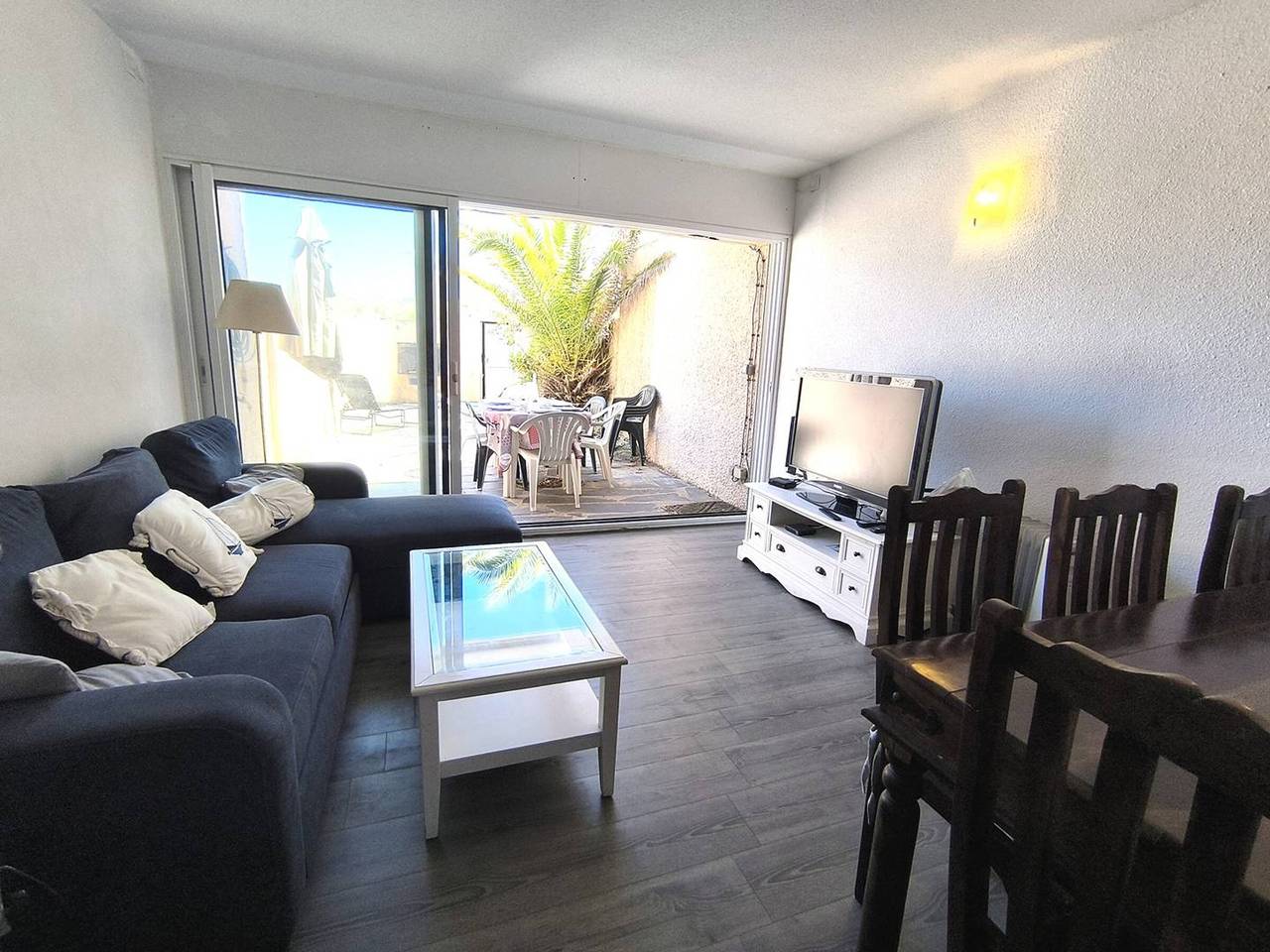 Appartement entier, Villa mitoyenne avec parking, près plage - 10 pers. in Cap d'Agde, Agde