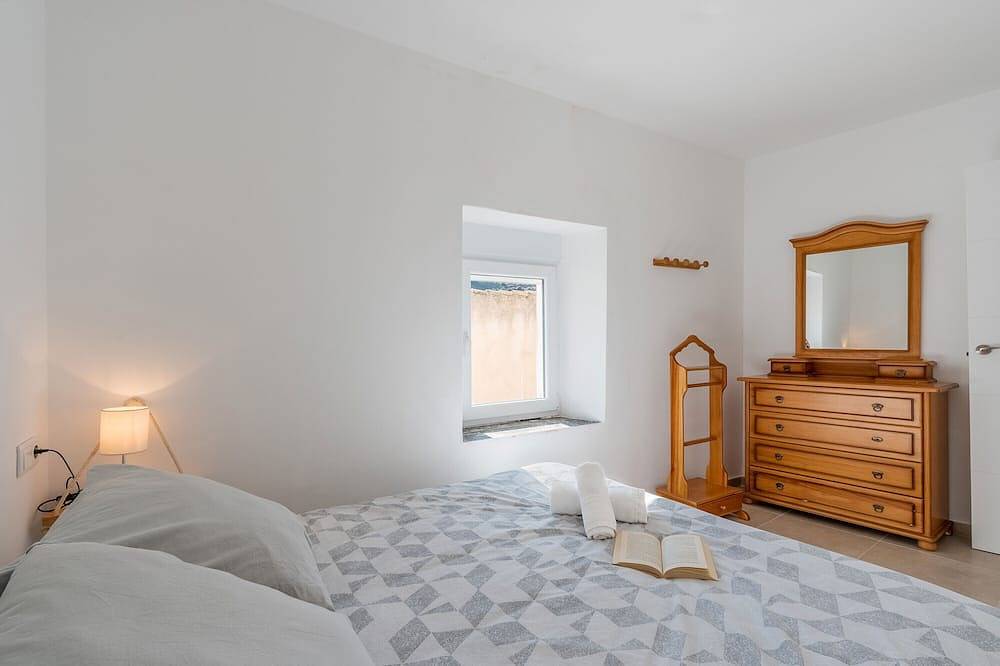 Holiday Home 'Planta Baja' with Private Terrace and Air Conditioning in Quéntar, Granada Province