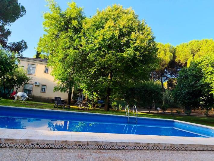 Casa rural para 14 personas, con Balcón y Terraza además de Jardín y Piscina en Santa María de Trassierra