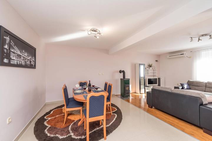 Family Friendly Pool House Ana near Zadar in Bibinje, Zadar