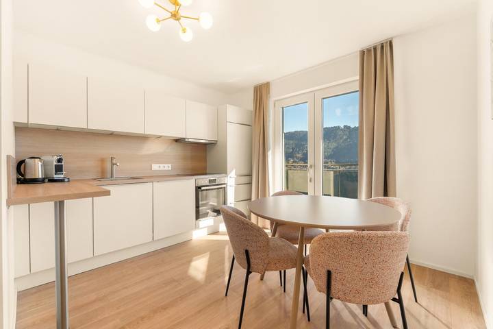 Ganze Ferienwohnung, 4er Familien-Apartment Seeblick Eg in Treffen am Ossiacher See, Gerlitzen