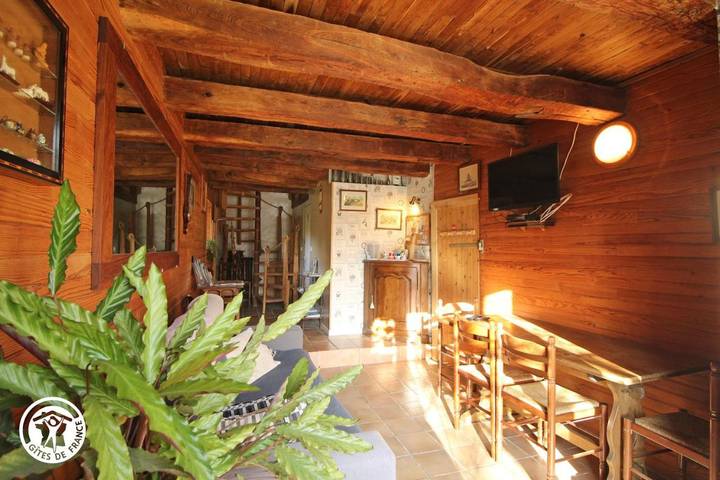 Location de vacances pour 4 personnes, avec Terrasse ainsi que Jardin et Vue à Saint-Pardoux - 2