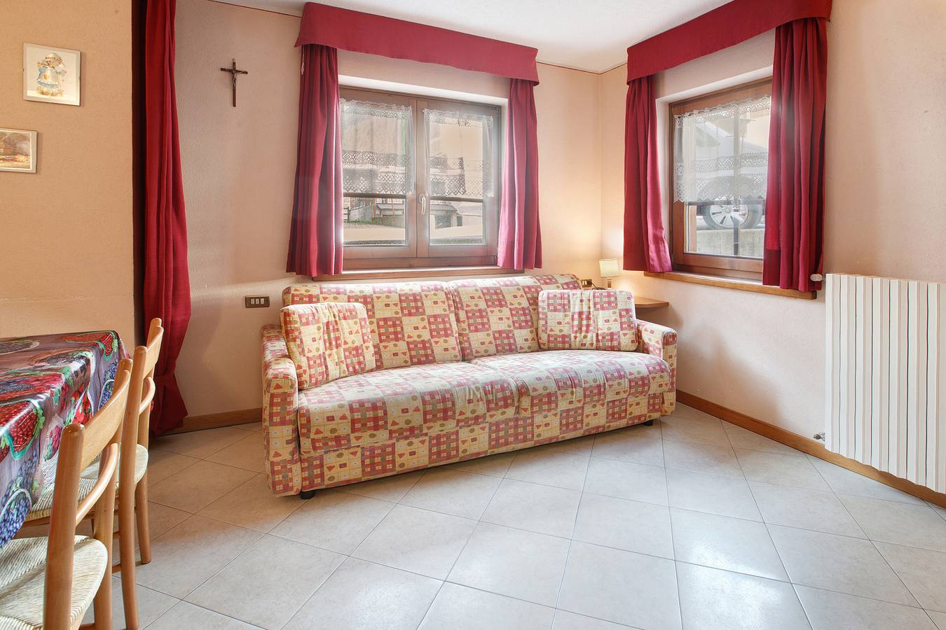 Entire apartment, Apartment 'Loredana 2' with Mountain View, Shared Garden and Wi-Fi in Livigno (Town), Livigno