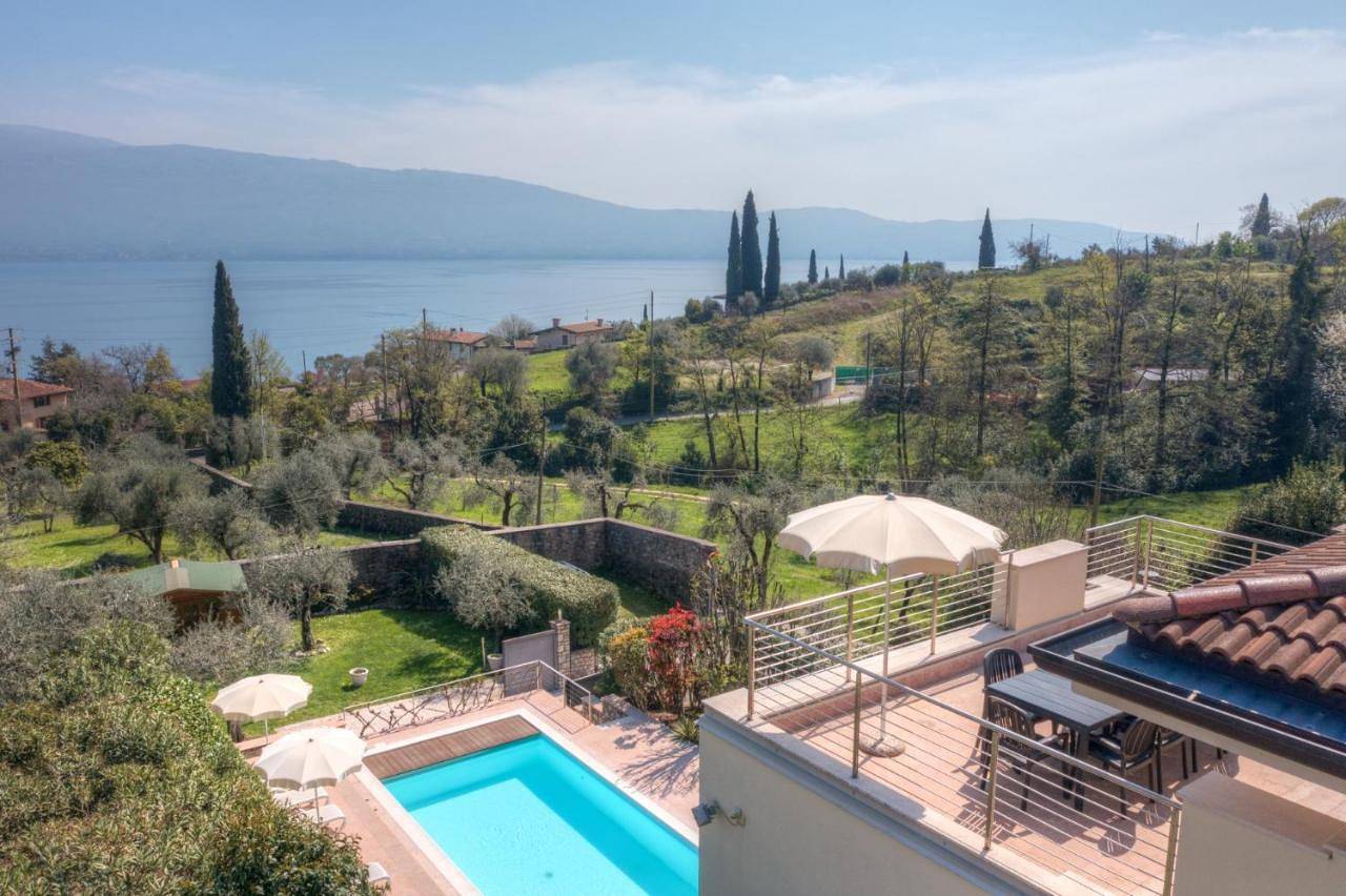 Villa Oleandri, con Piscina privata e Vista Lago in Toscolano-Maderno, Prealpi Gardesane