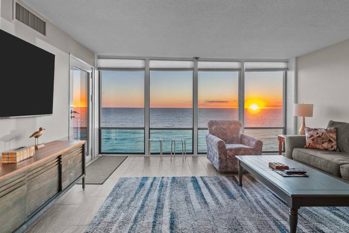 Apartamento de vacaciones para 6 personas, con balcón además de vistas al mar y piscina, Familias con niños - 1