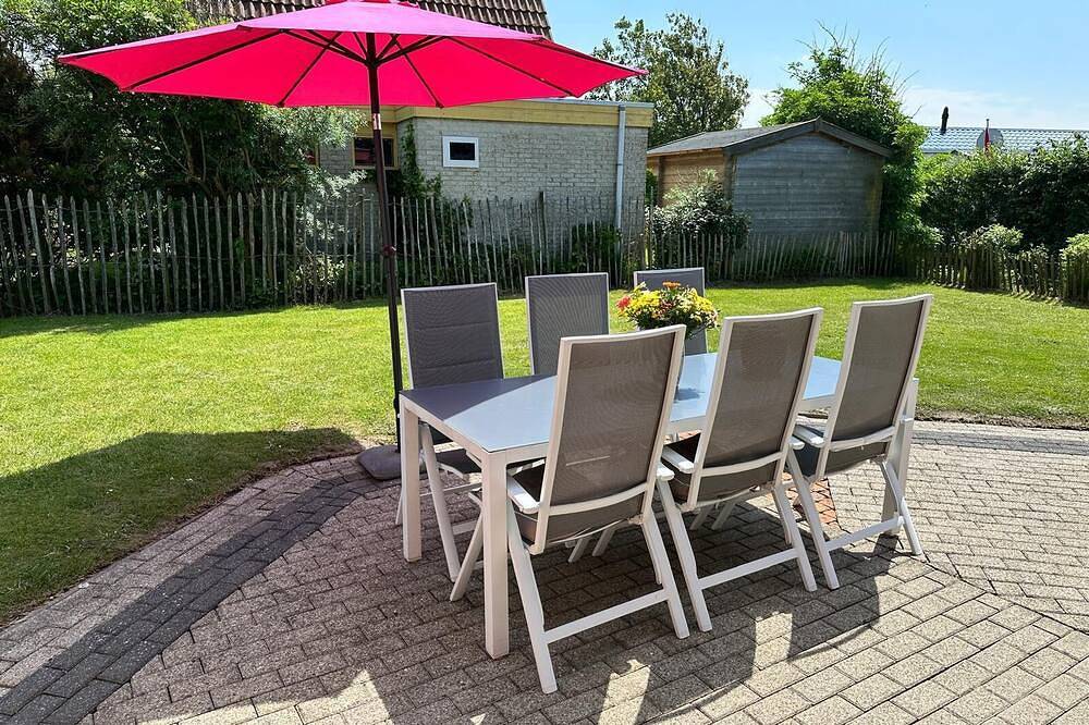 Ferienhaus Kamin,  ruhig gelegen, Hund willkommen, Garten kompl. eingezäunt in Julianadorp aan Zee, Julianadorp
