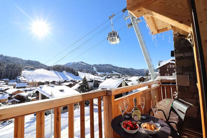 Chalet pour 12 personnes, avec Balcon ainsi que Jacuzzi et Sauna à Praz de Lys