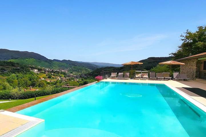 Ferienhaus für 16 Personen, mit Garten und Balkon