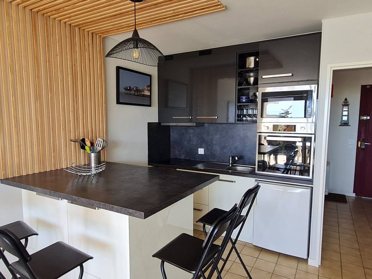 Estudio entero, Moderno estudio en planta baja con garaje y terraza in Saint-Georges-de-Didonne, Region de Rochefort