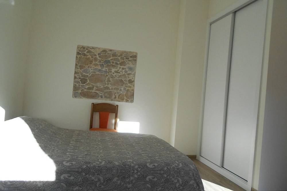 Cottage with 2 bedrooms with both en-suite bathrooms in a seaside village in Salir do Porto, Tornada e Salir do Porto