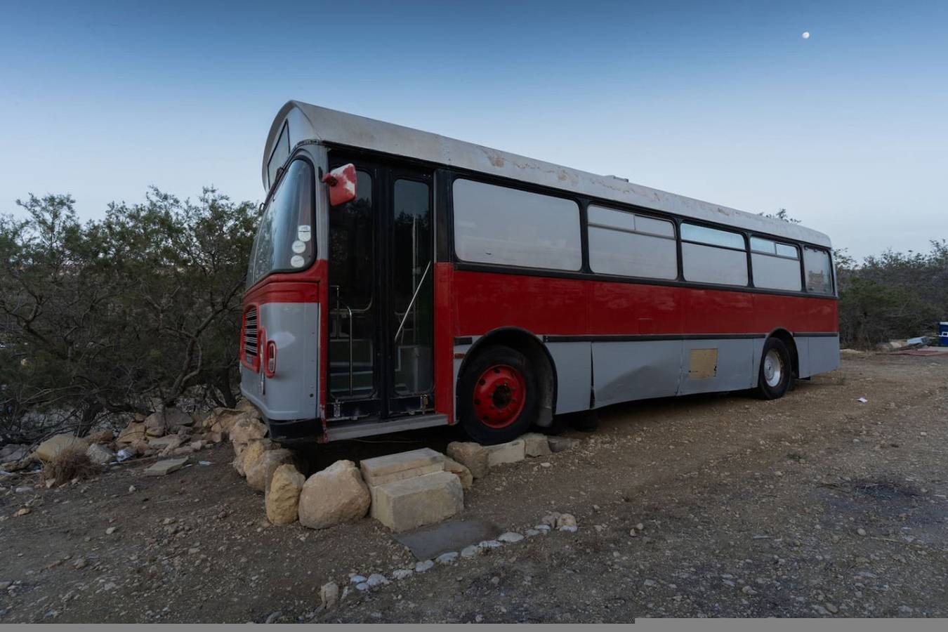 Apartamento entero, A one of a kind bus stay with gorgeous views in Xaghra, Gozo