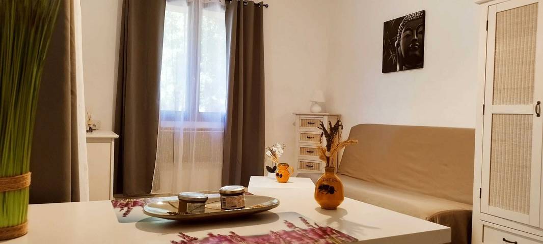 Gîte pour 2 personnes, avec terrasse et piscine à Orange - 3