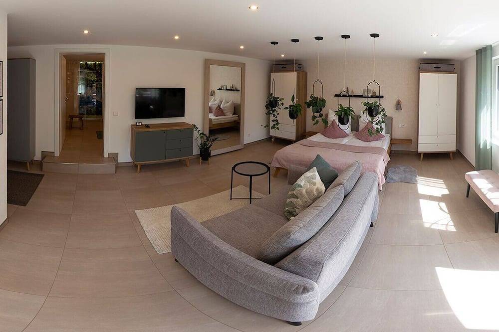 Ganze Wohnung, Eine Ferienwohnung zum Verlieben! Geeignet für 2 Personen. 52qm, mit Terrasse in Waldbronn, Nordschwarzwald