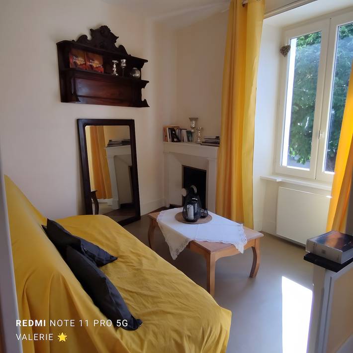 Hel lejlighed, Holiday Home 'Gîte de la Place Langeac' in Langeac, Haute-Loire
