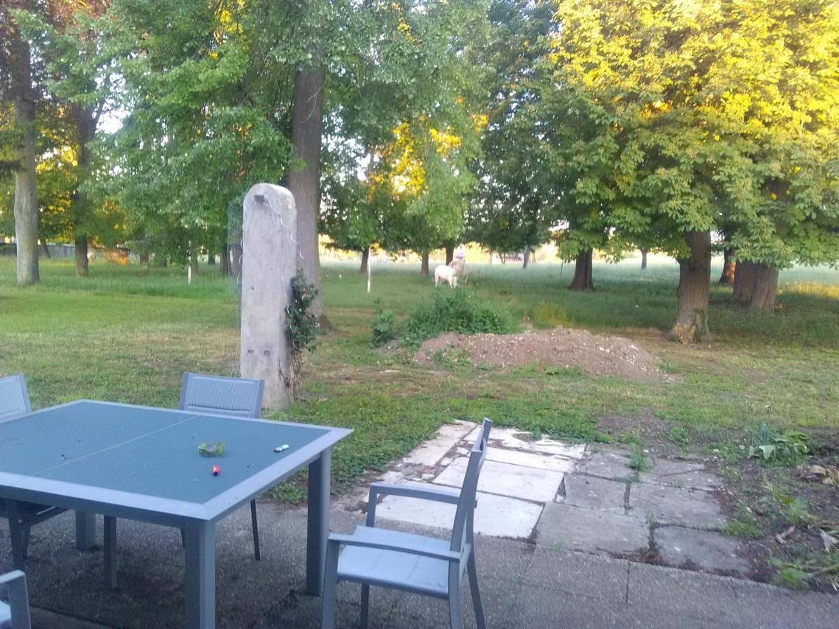Appartement de vacances entier, Double Room in Aigueperse, Puy-de-Dôme