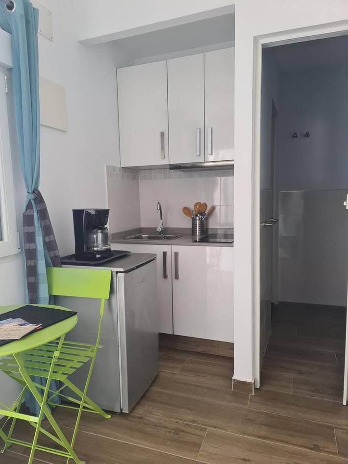 Ganzes Studio, Urlaubsstudio 'Paula- 23' mit Bergblick, Gemeinschaftspool und Wi-Fi in Arinaga, Agüimes