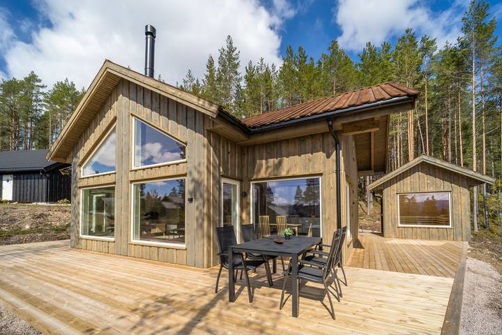Feriehus for 6 personer, med terrasse og sauna i tillegg til hage i Vrådal
