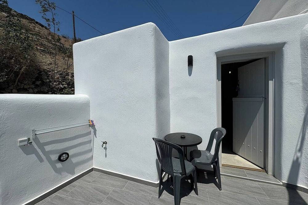 Minicanava in Santorin