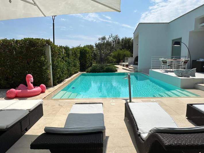 Villa per 8 persone, con giardino e piscina nonché panorama, con animali domestici a Otranto