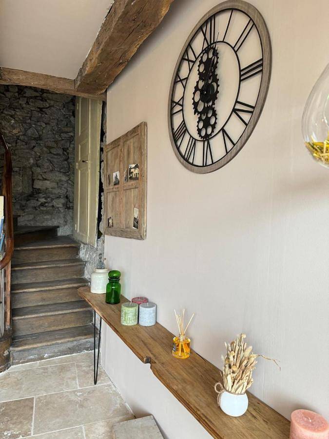 Location de vacances pour 12 personnes, avec terrasse et vue à Prades-d'Aubrac - 2