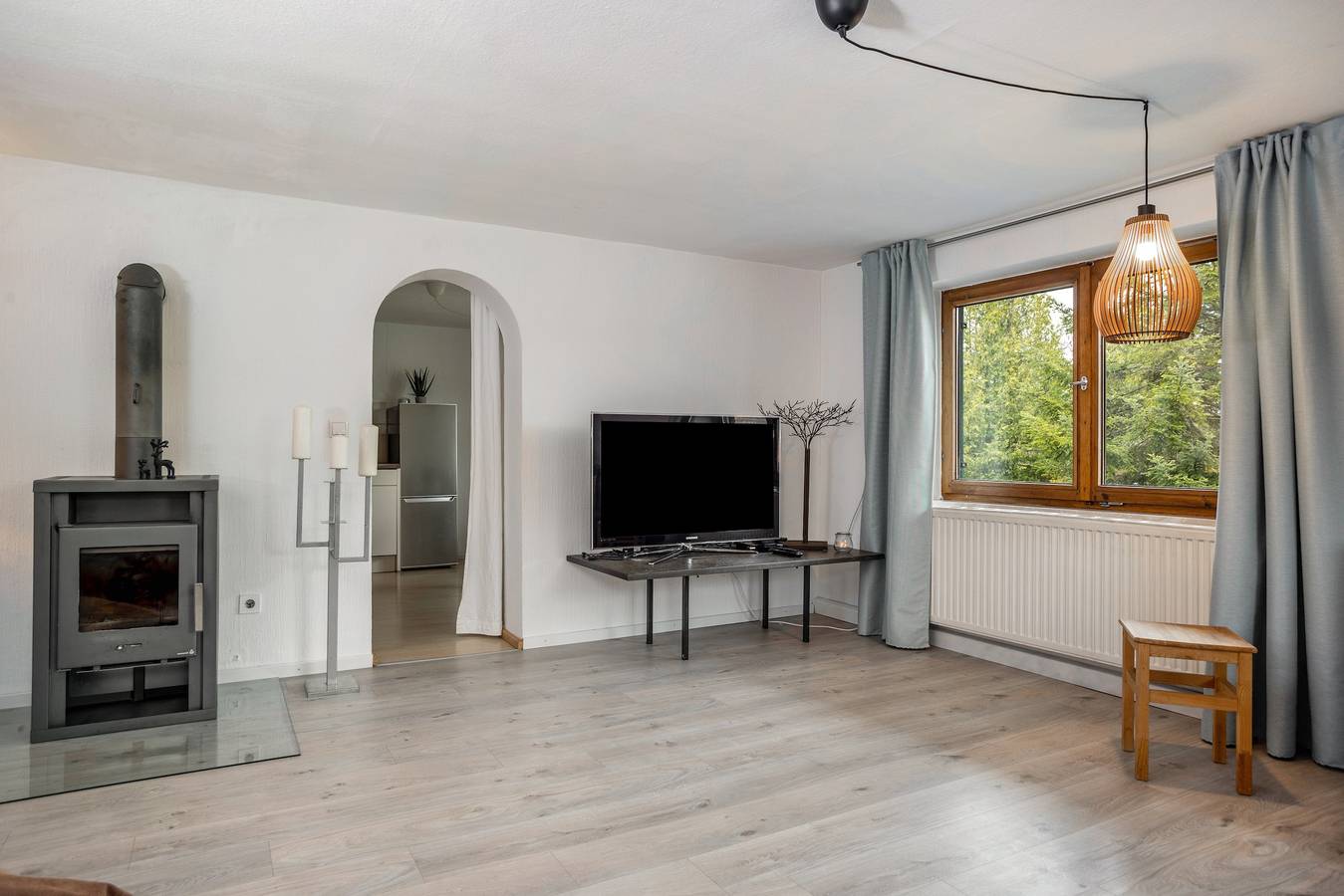 Ganze Wohnung, Ferienwohnung 'Silvia' mit Bergblick, Gemeinschaftsgarten und Wi-Fi in Roßhaupten, Bayerisch Schwaben