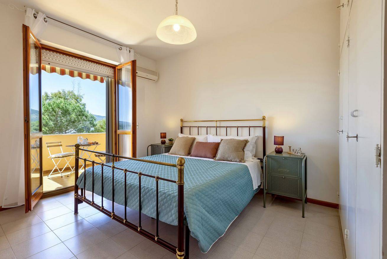 Ganze Wohnung, Ferienwohnung für 6 Personen mit Balkon/Terrasse in Fertilia, Sassari Provinz