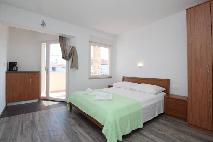 Ferienwohnung für 2 Personen, mit Balkon/Terrasse auf Krk