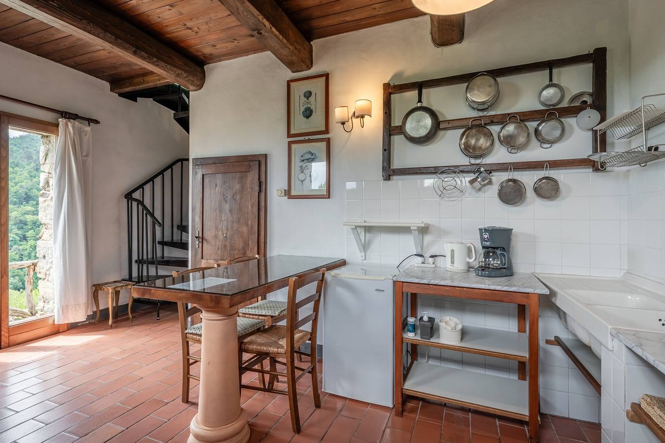 Entire apartment, Apartment 'Cima A Zano' with Mountain View, Shared Pool and Wi-Fi in Pescia, Pistoia Province