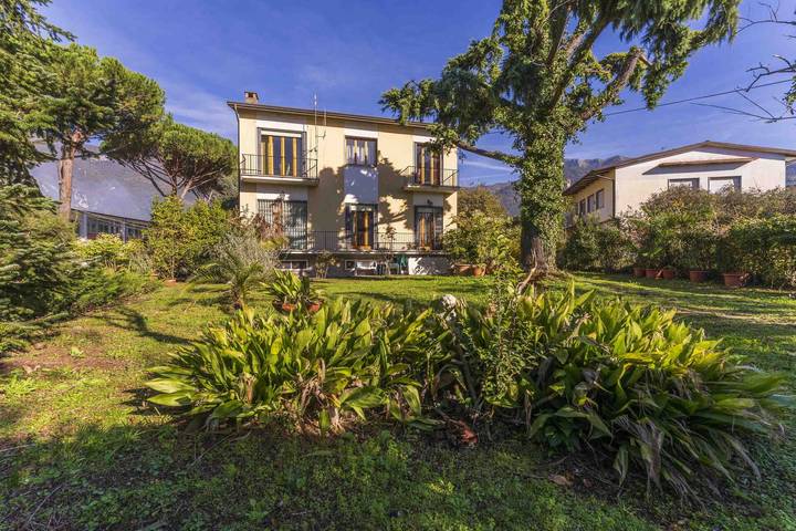 Casa de vacaciones para 12 personas, con jardín y balcón - 1