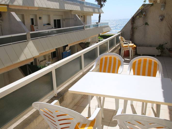 Apartamento para 4 personas, con terraza y piscina, Se admiten mascotas en Parque de Montroig