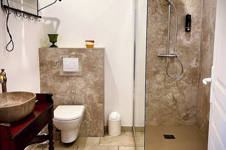 Gîte pour 4 personnes, avec terrasse et jardin à Le Vigeant - 4