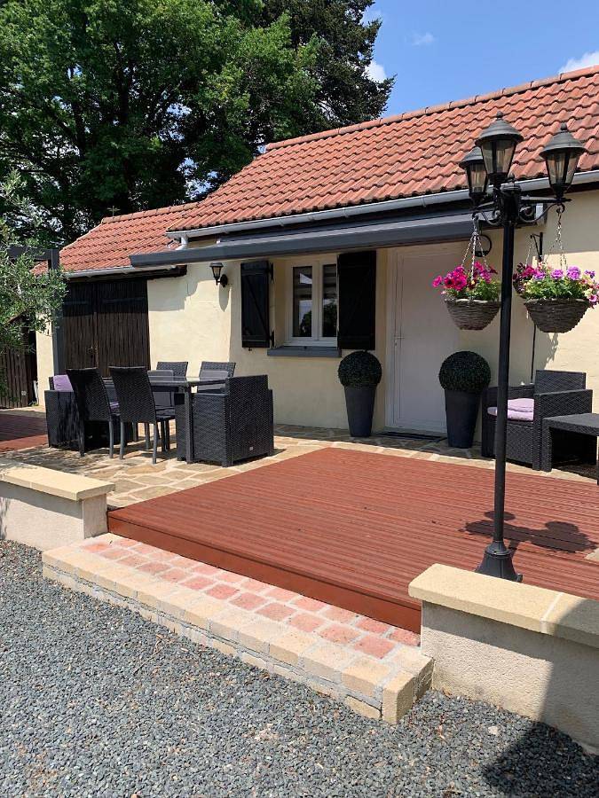 Gîte pour 2 personnes, avec jardin et vue à Mortroux