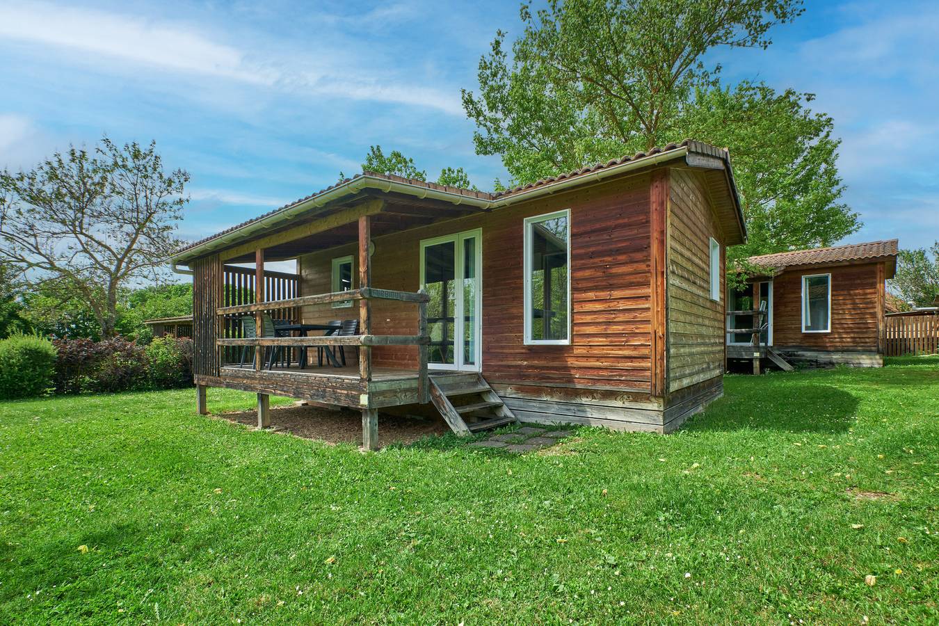 Chalet "5 Personnes 303" with Shared Pool & Private Terrace in Mens, Isère