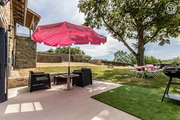 Gîte pour 9 Personnes dans Berzé-le-Châtel, Région de Mâcon, Photo 4